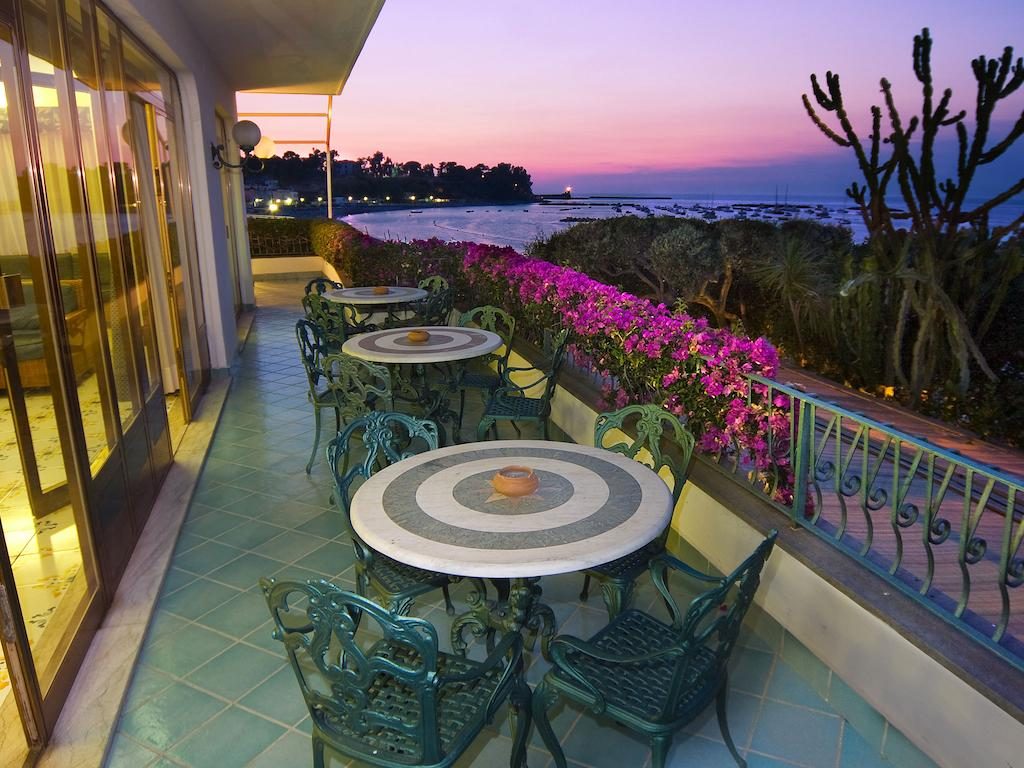 Hotel Ambasciatori Ischia - Ischia Porto - Ponte - Vacanzelike