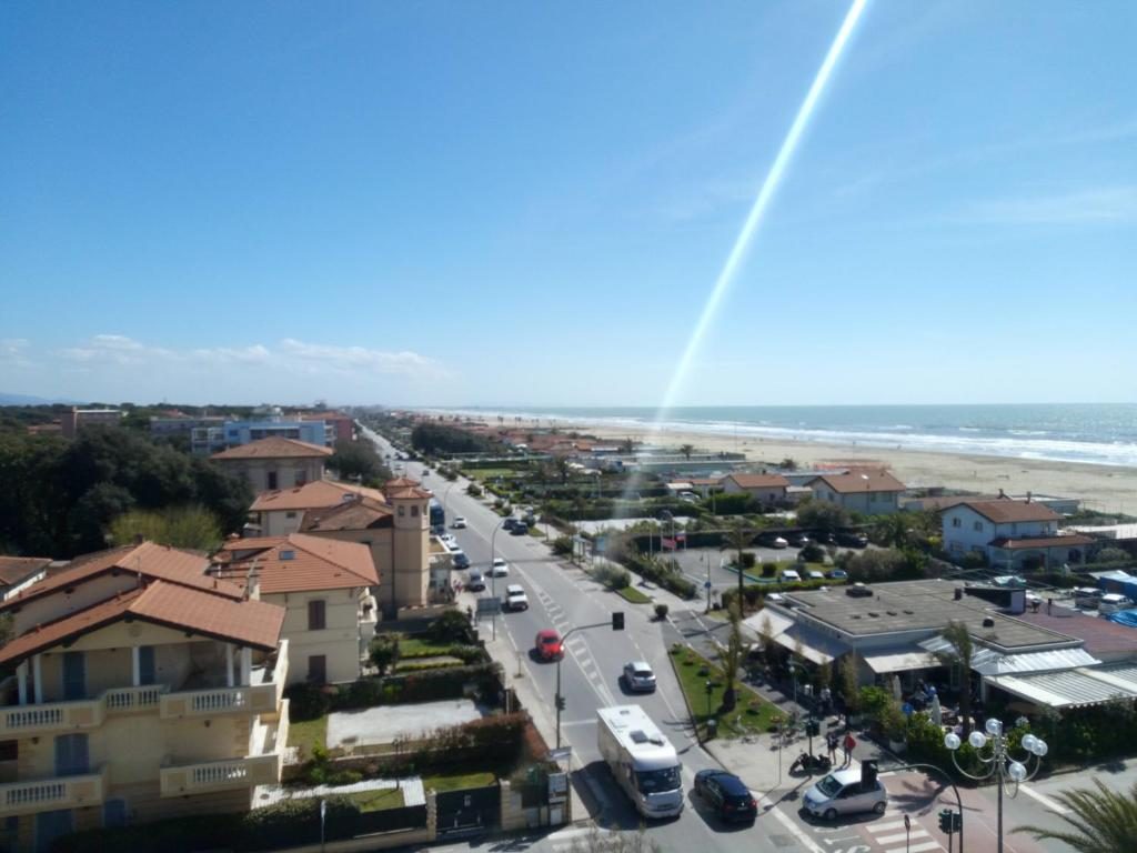 Hotel Ambasciatori Marina di Pietrasanta - Marina di Pietrasanta - Vacanzelike