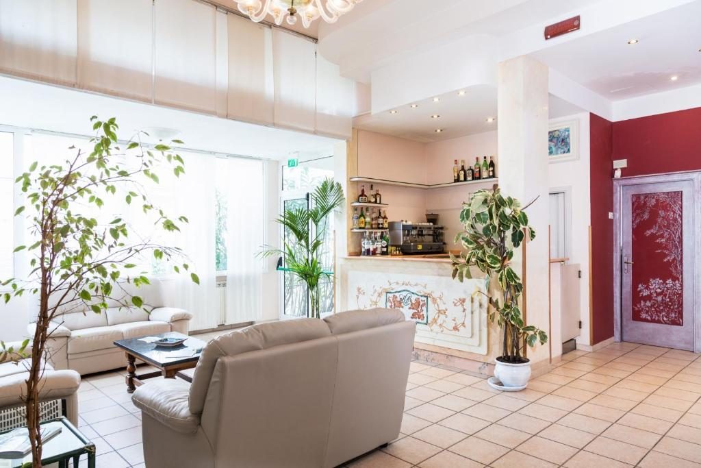 Hotel Ambasciatori Marina di Pietrasanta - Marina di Pietrasanta - Vacanzelike