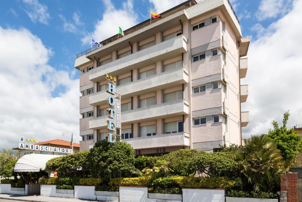 Hotel Ambasciatori Marina di Pietrasanta - Marina di Pietrasanta - Vacanzelike