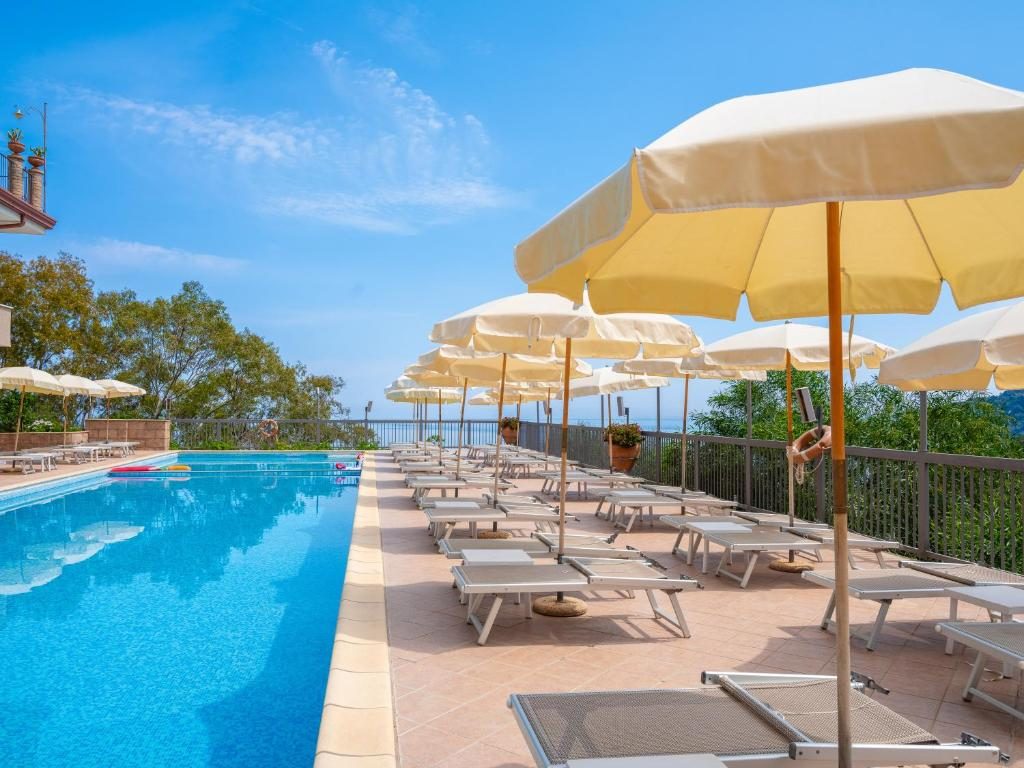 Hotel Antares Letojanni - Letojanni - Vacanzelike