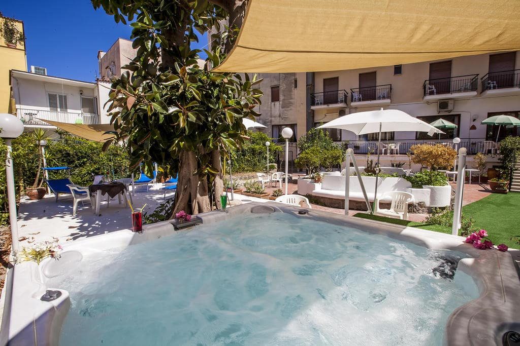 Hotel Conte Ischia - Ischia Porto - Ponte - Vacanzelike