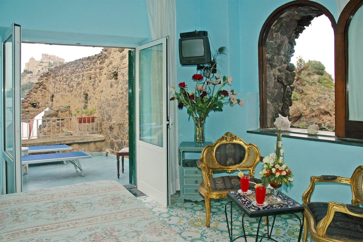 Hotel Delfini Ischia - Ischia Porto - Ponte - Vacanzelike