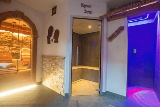Hotel Milano Vermiglio - Vermiglio - Vacanzelike