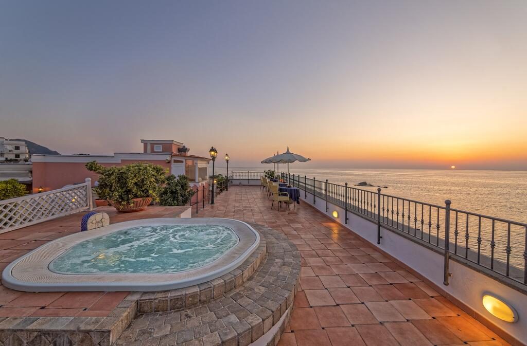 Hotel Nettuno Ischia - Forio d'Ischia - Vacanzelike