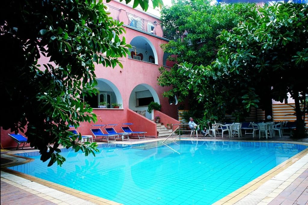 Hotel Oriente Ischia - Ischia Porto - Ponte - Vacanzelike