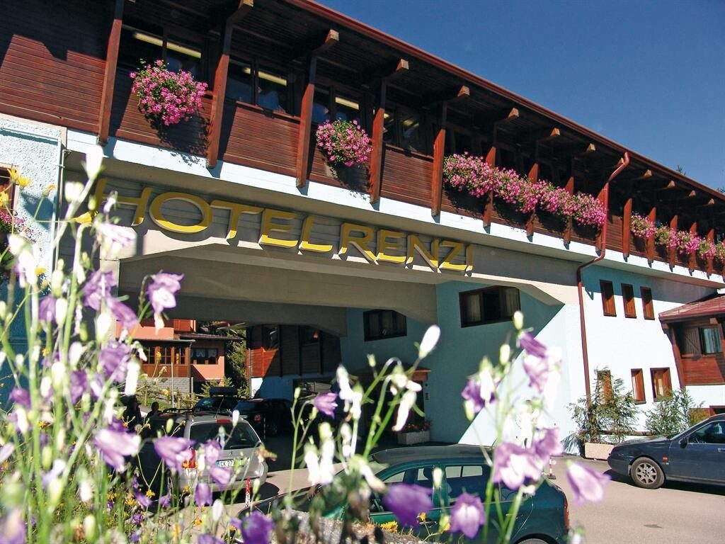 Hotel Renzi Folgarida - Folgarida - Vacanzelike