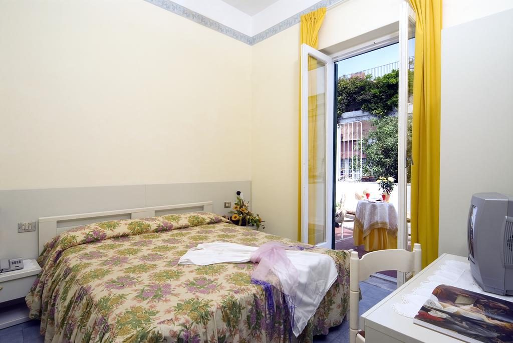 Hotel Villa Diana Ischia - Ischia Porto - Ponte - Vacanzelike