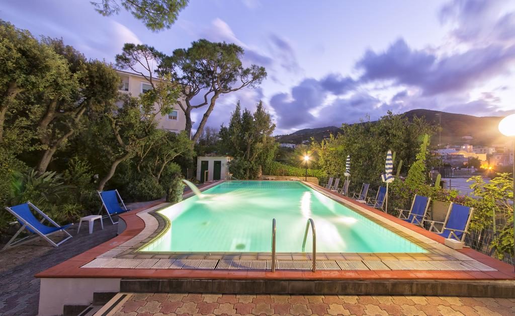 Hotel Vittoria Ischia - Ischia Porto - Ponte - Vacanzelike